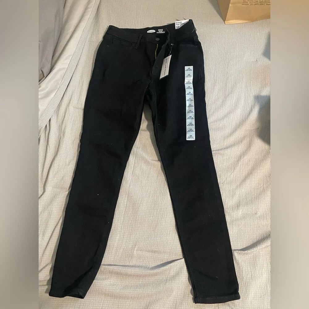 Old Navy Rockstar Super Skinny high rise black jeans - Picture 2 of 2